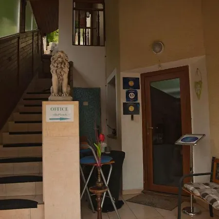 Psenek アパートホテル