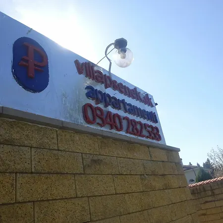 Psenek アパートホテル